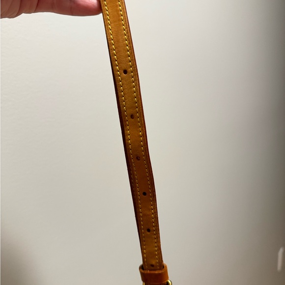 LV vachetta adjustable strap - Picture 2 of 4